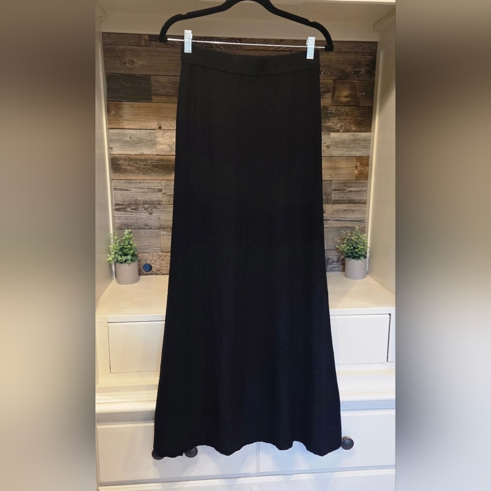 Aleeza Paris Solid Chic Black A-Line Skirt With Zig-Zag Design